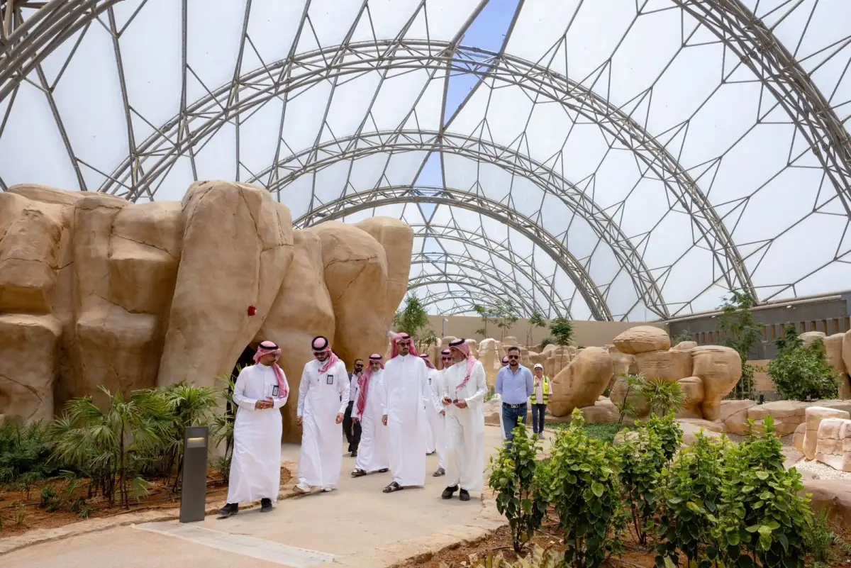 19 درجة فارقاً.. أمين الرياض يتجول في «كاقا» بـ21° والحرارة تتجاوز 40° خارجها