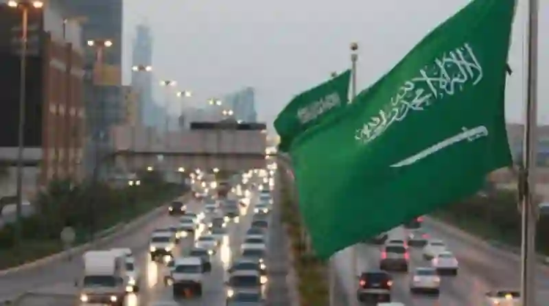 بقرار رسمي: 13 مهنة تم الغاء توطينها والسماح للمقيمين في السعودية بالعودة للعمل فيها من هذا التاريخ 