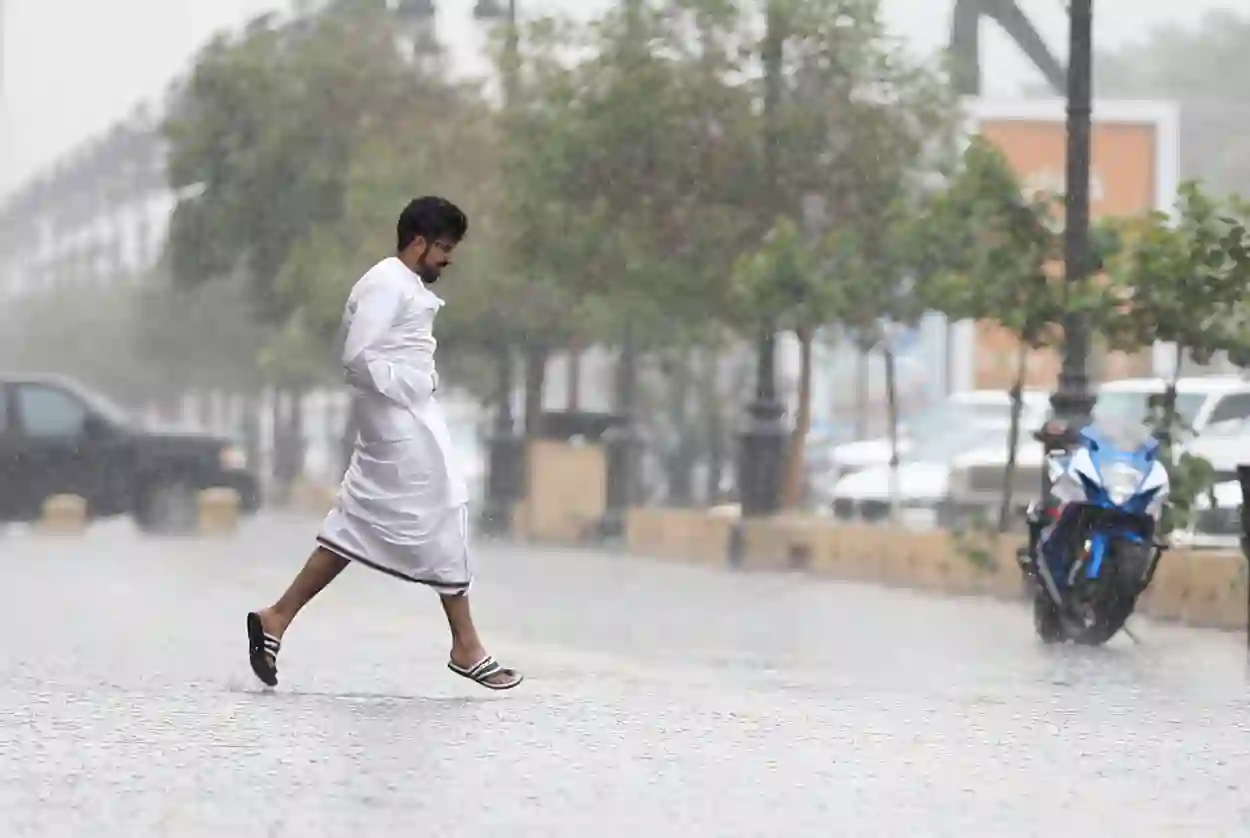 أوقات يكون فيها السفر بالرحلات الجوية صعب بسبب تقلبات الطقس وهذه هي أكثر الايام المناسبة للطيران في سماء السعودية 
