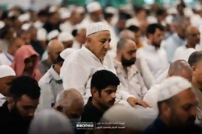 هل يجوز الجمع بين صلاة التراويح وصلاة التهجد في رمضان؟ وكيف أصلي التهجد في البيت 