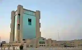 كم عدد سكان جدة في 1445 ووش أكثر الاحياء المزدحمة في جدة؟ 